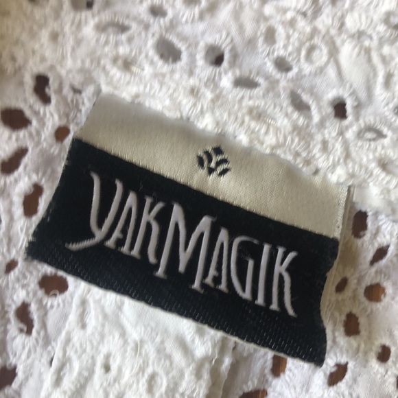 White Eyelet oversized over blouse/ jacket One Size - Picture 9 of 10